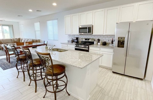 Tucson House | Striking 4 BD, 3 BA New Home Has It All