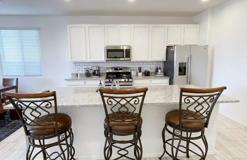 Tucson House | Striking 4 BD, 3 BA New Home Has It All