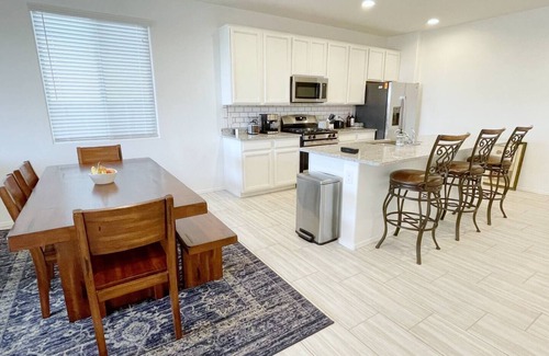 Tucson House | Striking 4 BD, 3 BA New Home Has It All