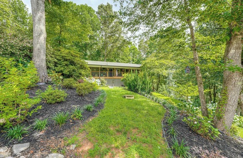 Hiawassee Cottage | Striking Getaway w/Hot Tub, Deck & Lake Access!