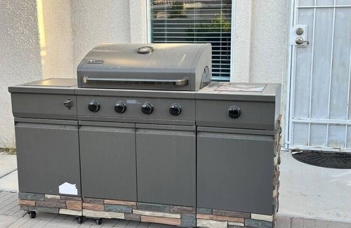 Spring Valley House | StripViews! Modern Vegas Retreat