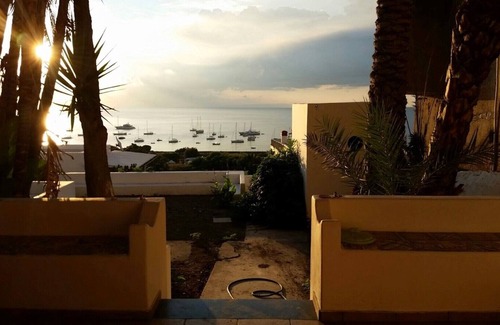 San Vincenzo House | Stromboli, At Nino's House