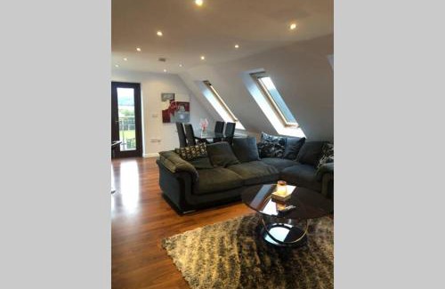 Blair Drummond Apartment | Struan Coach house in gated residence