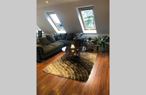 Blair Drummond Apartment | Struan Coach house in gated residence