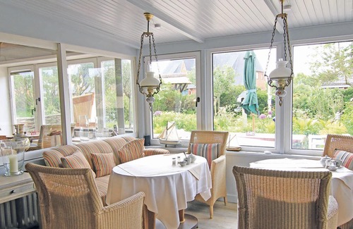 Wenningstedt-Braderup Cottage | Studio 06 - Pension Mowen Nest