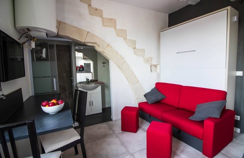 Saint-Paul-Trois-Chateaux Apartment | Studio-Superior-Private Bathroom-Landmark view-Le Studio