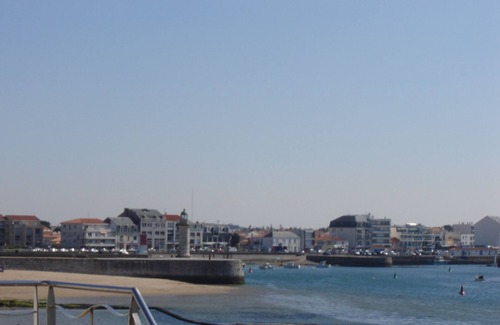 Saint-Gilles-Croix-de-Vie Apartment | studio 3rd floor elevator beautiful view of the harbor entrance and Atlantic Ocean