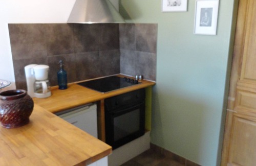 Gareoult Apartment | STUDIO 2 INDEPENDENT PERS WITH SWIMMING POOL