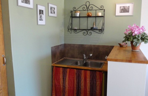 Gareoult Apartment | STUDIO 2 INDEPENDENT PERS WITH SWIMMING POOL