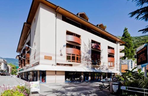 Brides-les-Bains Apartment | Studio 2 pers, centre-ville, près des thermes, balcon, WiFi, télécabine à 200m, parking dispo - FR-1-512-97