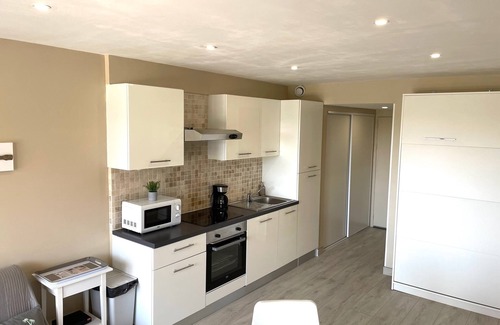 Toulon - Hyeres Apartment | Studio 2-Studio-Ensuite with Shower-Harbour view