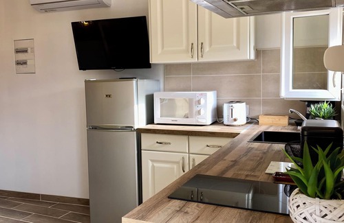 Suze-la-Rousse Apartment | STUDIO 263 "Studio with Provencal charm in Suze-la-Rousse - Calm & authenticity