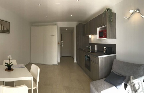 Toulon - Hyeres Apartment | Studio 3-Studio-Comfort-Ensuite with Shower-Harbour view
