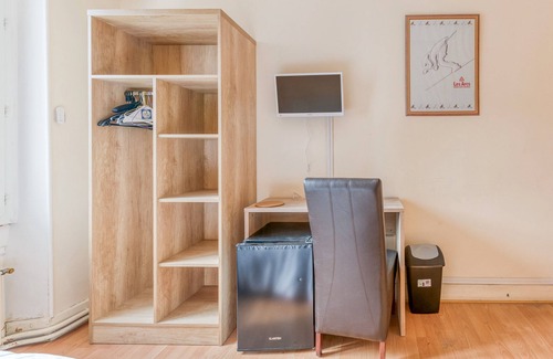 Arvillard Apartment | Studio '305' with Shared Pool, Shared Terrace and Wi-Fi
