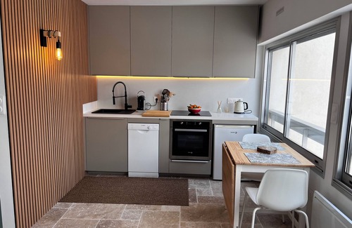 Le Lavandou Apartment | Studio 350 m from the beach + private parking space in secure residence