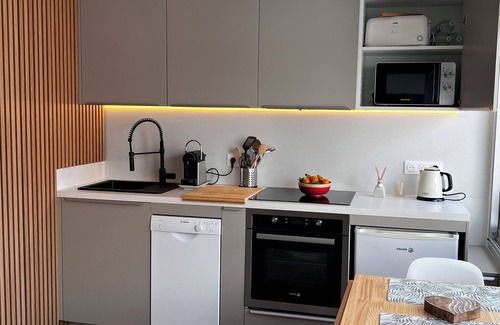 Le Lavandou Apartment | Studio 350 m from the beach + private parking space in secure residence