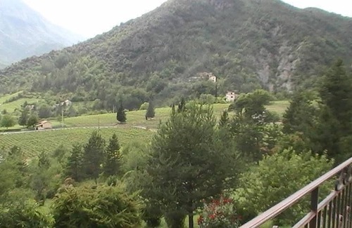 Villars-sur-Var Apartment | Studio 35m ° new fully equipped, garden, parking, ground floor, quiet greenery.