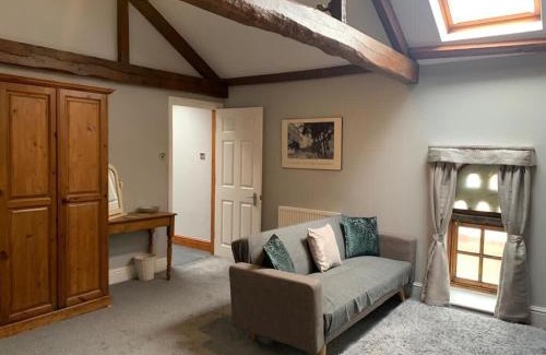 Bilbrough Apartment | Studio 3B The Carriage House York 6m Village Location