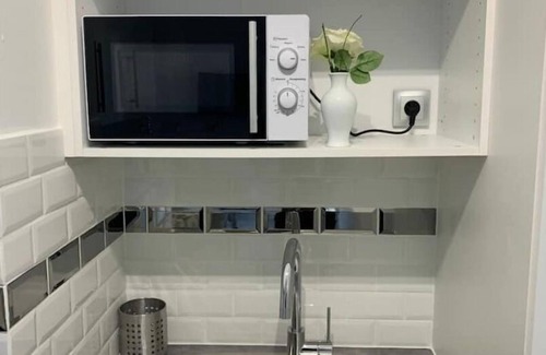 Saint-Laurent-du-Var Apartment | Studio 4, Climatisé, Terasse, Parking, Piscine