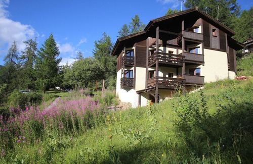 Les Orres Apartment | Studio 4 persons in cottage direct access to the slopes