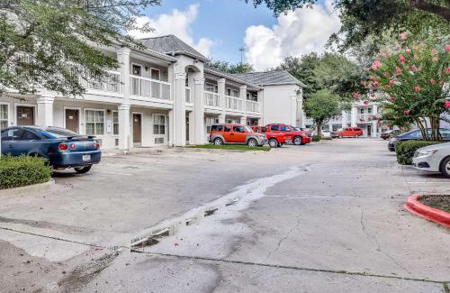 Southbelt/Ellington Hotel | Studio 6-Houston, TX - Hobby South