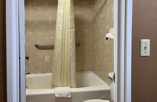 Millington Hotel | Studio 6 Millington, Tn