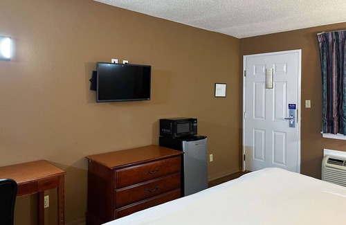 Millington Hotel | Studio 6 Millington, Tn