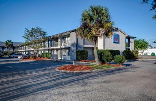 Ocean Springs Hotel | Studio 6-Ocean Springs, MS