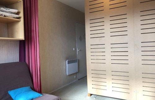 Arette Apartment | Studio 6 pers, à côté des pistes, parking & ascenseur, casier à skis, proche commerces - FR-1-602-101
