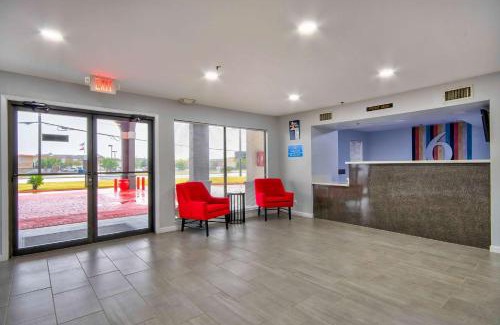 Texas City Hotel | Studio 6 - Texas City, TX