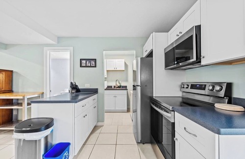 Laguna Shores Apartment | Studio apartment across from the beach