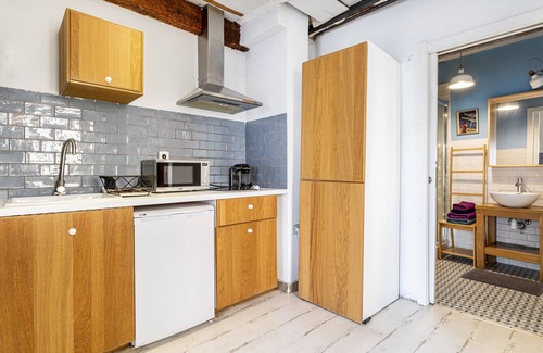 Barrio del Carmen Apartment | Studio Apartment '2º In The Old Center' with Balcony, Wi-Fi and Air Conditioning