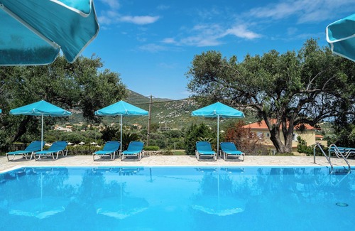 Kateleios Apartment | Studio Apartment "Anemona studio 7" with Shared Pool & Wi-Fi