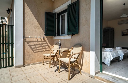 Kateleios Apartment | Studio Apartment "Anemona 2" with Shared Pool & Wi-Fi