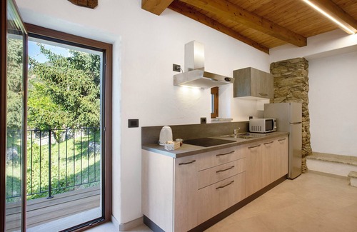 Sarre Apartment | Studio Apartment 'Appartamento 2' with Mountain View, Balcony and Wi-Fi