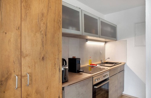 Mittenwald Apartment | Studio Apartment 'Biendl' with Private Terrace and Wi-Fi