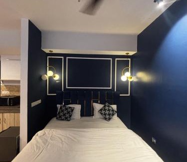 Gomti Nagar Apartment | Studio apartment by Stayease