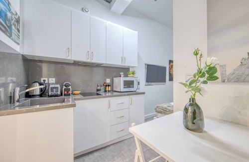 Capucins - Victoire Apartment | Studio Apartment 'Cosy Bordeaux Centre' with Wi-Fi