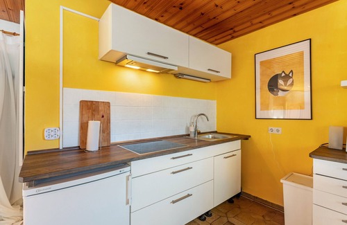 Seeon-Seebruck Apartment | Studio Apartment 'Fuchsbau Am Chiemsee' with Private Terrace and Wi-Fi