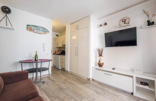 El Medano Apartment | Studio Apartment Estudio Centro Medano close to the Beach with Wi-Fi & Balcony
