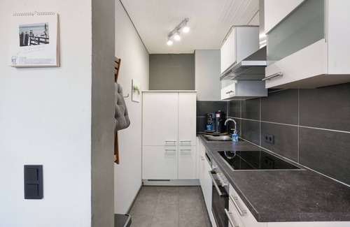 Prien am Chiemsee Apartment | Studio Apartment 'Ferienwohnung In Prien' with Mountain View, Balcony and Wi-Fi