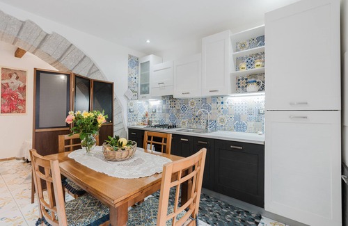 Calatafimi Apartment | Studio Apartment 'Flat Calatafimi Segesta' with Wi-Fi and Air Conditioning