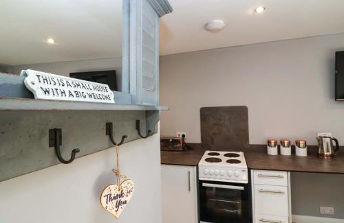Alcombe House | Studio Apartment