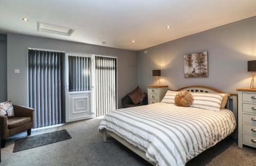Alcombe House | Studio Apartment