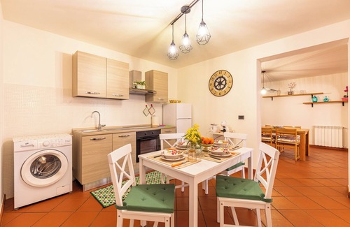 Sinalunga Apartment | Studio Apartment "Il Colle dei Frati" with Private Terrace & Wi-Fi