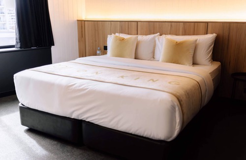 Newcastle Hotel | Studio Apartment in CBD