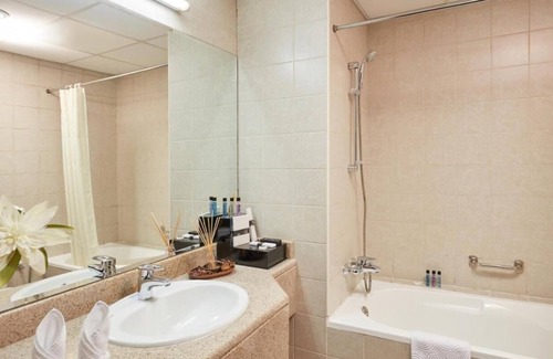 Discovery Gardens Hotel | Studio Apartment In Discovery Gardens By E R