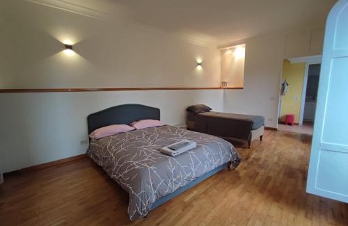 Vittorio Emanuele Apartment | Studio Apartment in Neapolitan Castle Int 28