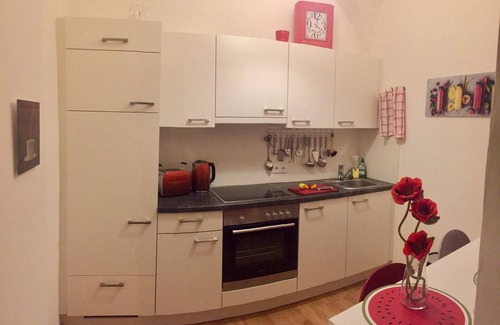 Graz City Centre Apartment | Studio apartment in the heart of Graz's old town -kitchen, bathroom, WC, balcony
