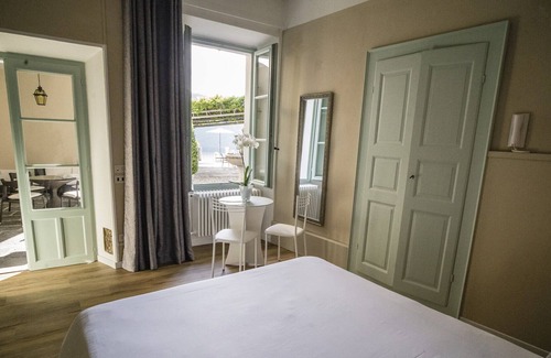 Crabbia Apartment | Studio apartment in beautiful 18th century villa with private covered patio